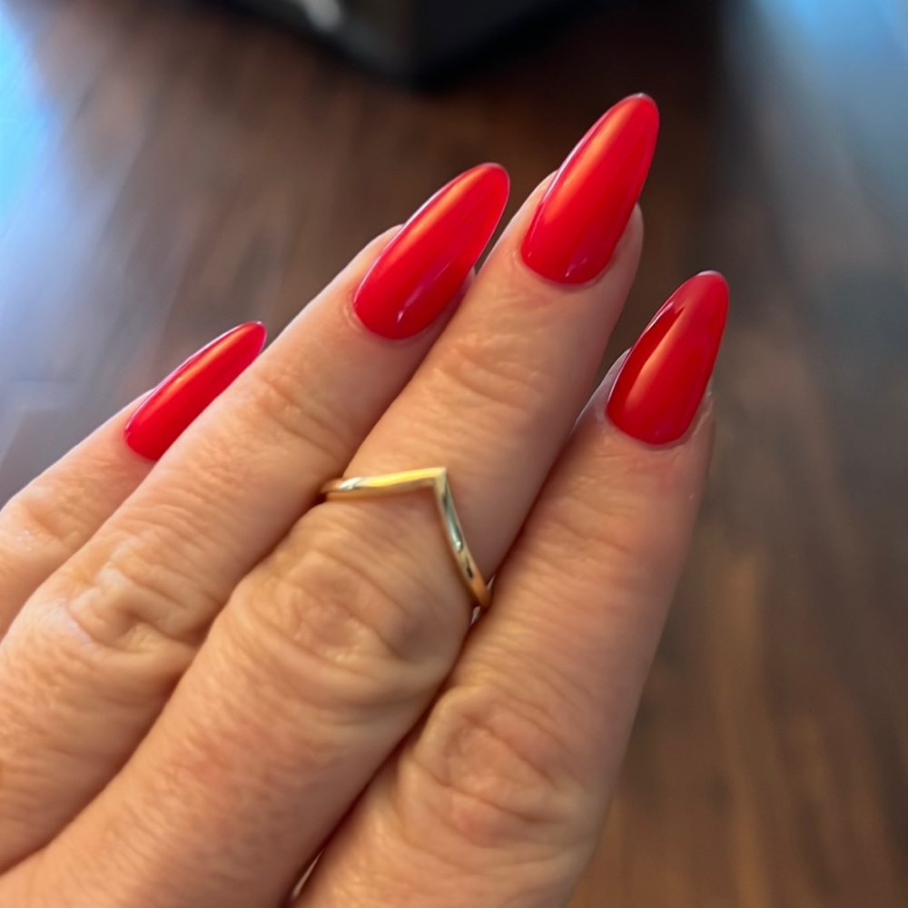 14kt gold chevron ring in yellow gold